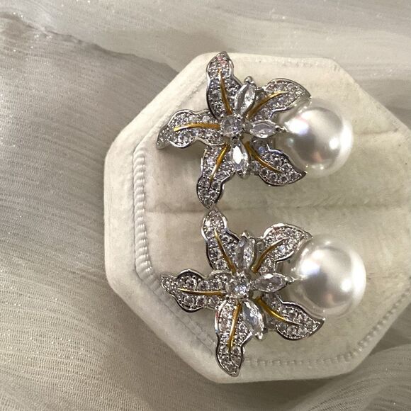 ✨Gorgeous Elegant Silver Cz Diamond Pave Star Lily &PearlPost back Earringss - Picture 4 of 17